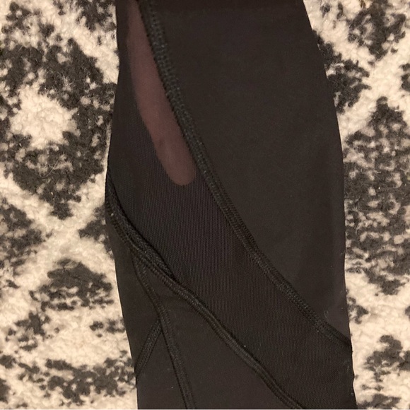 Lululemon Athletica Black Cropped Legging Size 4 Mesh Pants Gym Yoga Size 4 - Picture 6 of 10